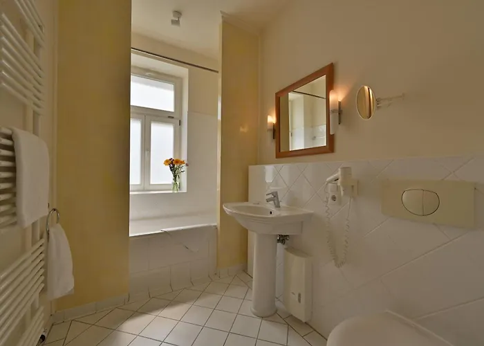 Апартаменти Ferienwohnung-1-villa-celia-sellin-strandnah-fuer-6-personen Sellin (Rugen)